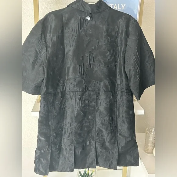 Ganni Textured Cloque Pleated Skirt
Collared-Neck Mini Dress like new - Picture 3 of 3